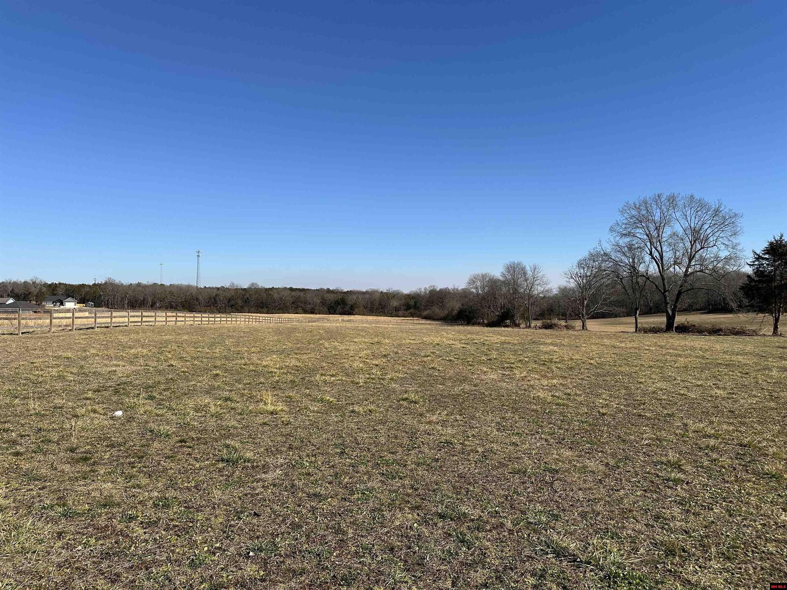 Property Photo:  001-01932-000 Mc 7055  AR 72634 