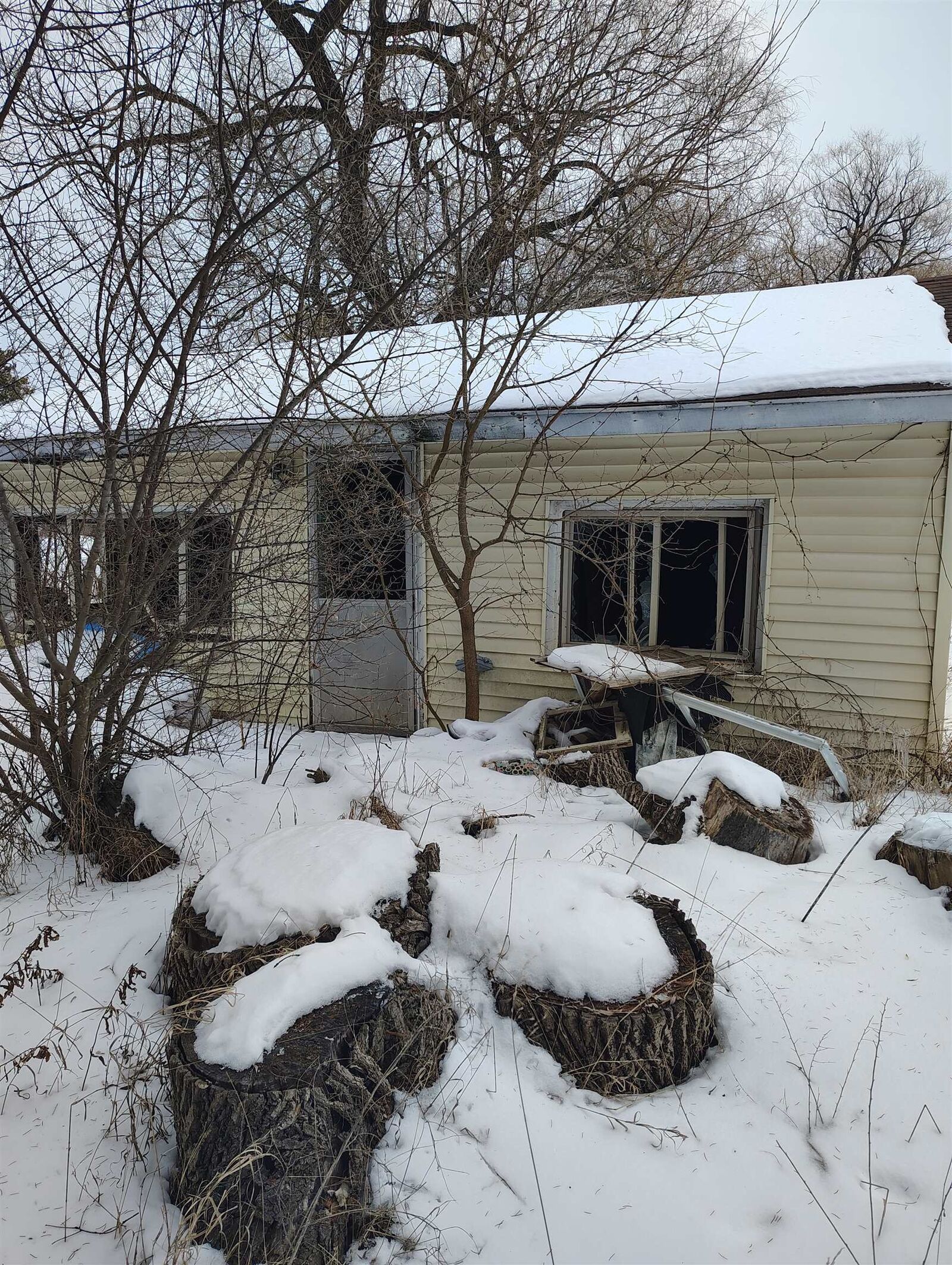 Property Photo:  2742 Parkway Court  MI 48624 