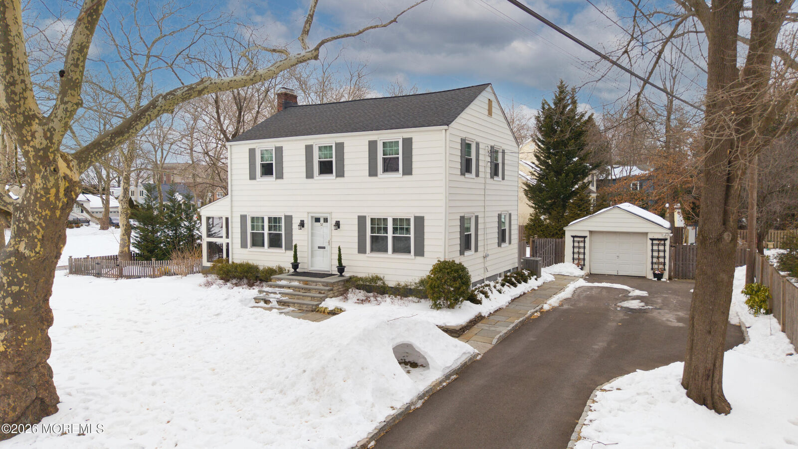 Property Photo:  52 Rumson Place  NJ 07739 