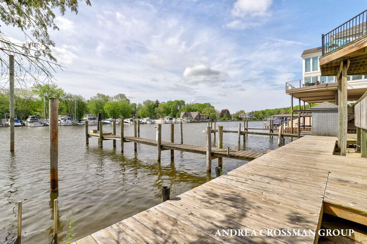 Property Photo: 1005 Park Street MI 49453