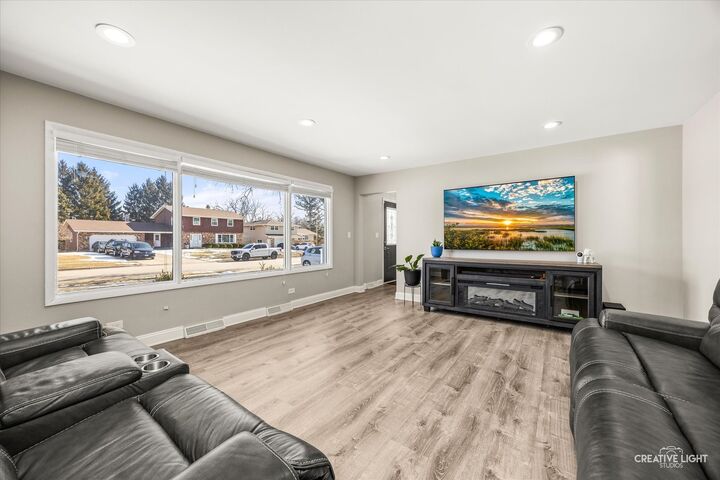 Property Photo:  764 Scott Drive  IL 60123 