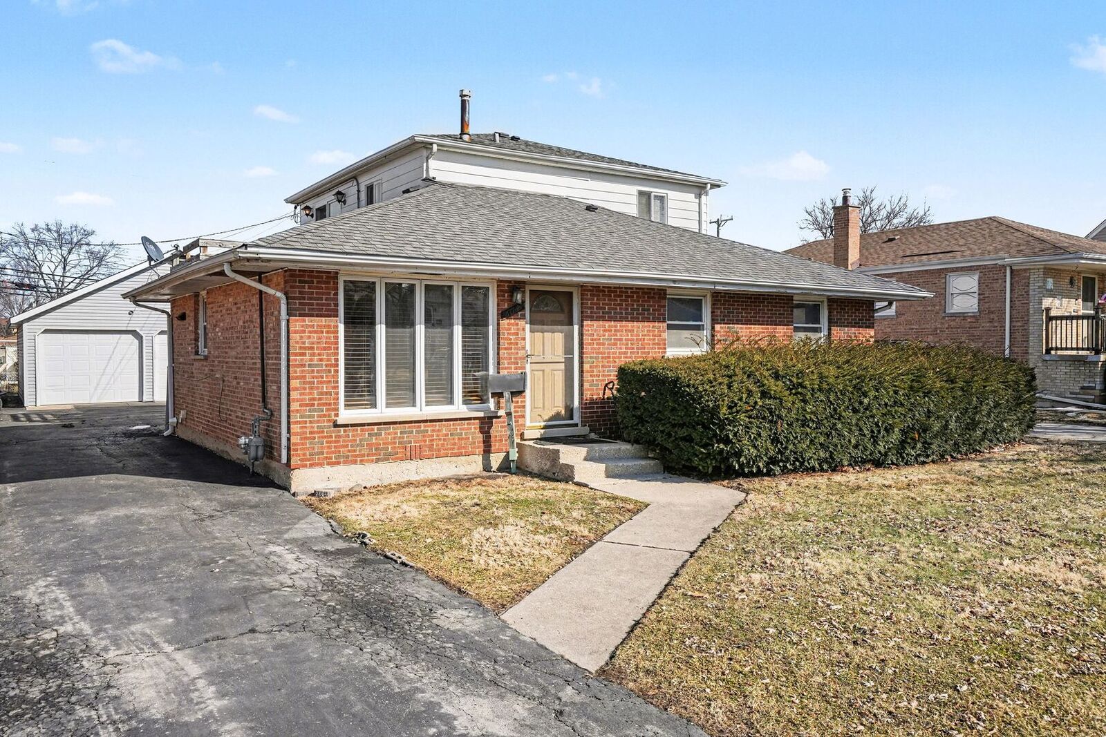 Property Photo: 6044 Washington Street IL 60415