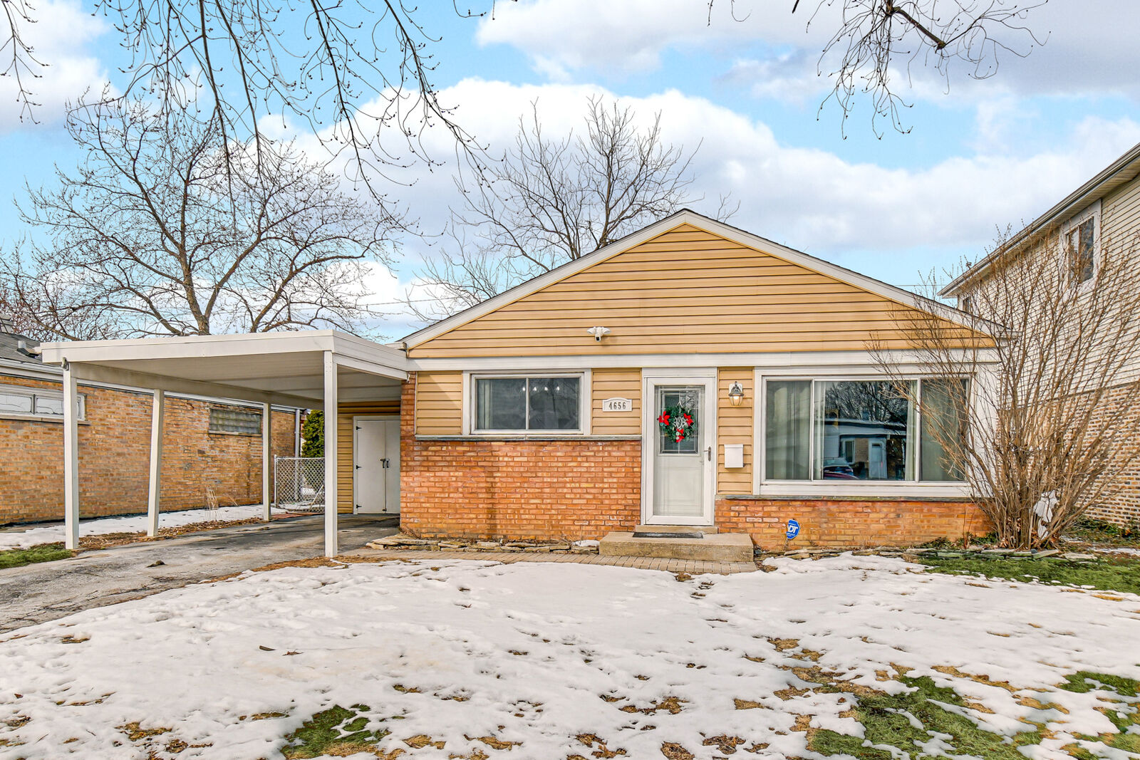 Property Photo: 4656 W 83rd Street IL 60652