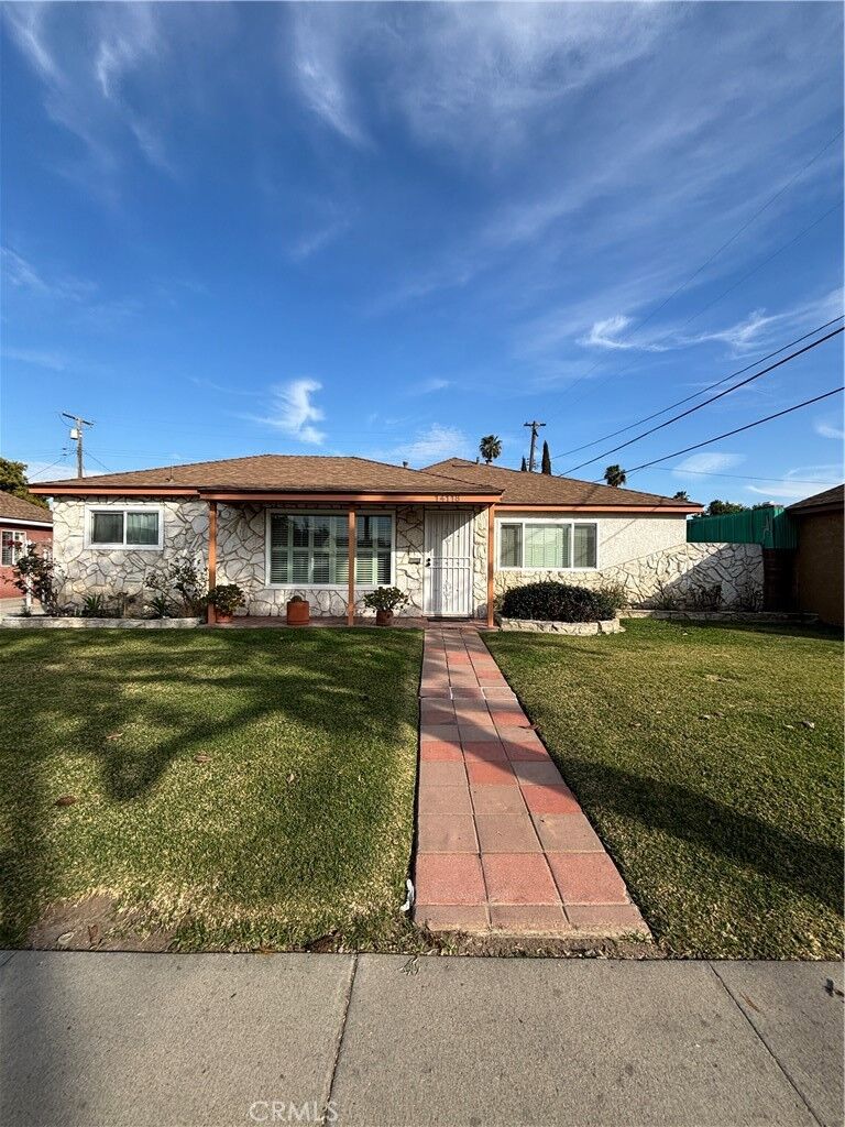 Property Photo:  14118 S Zamora Avenue  CA 90222 