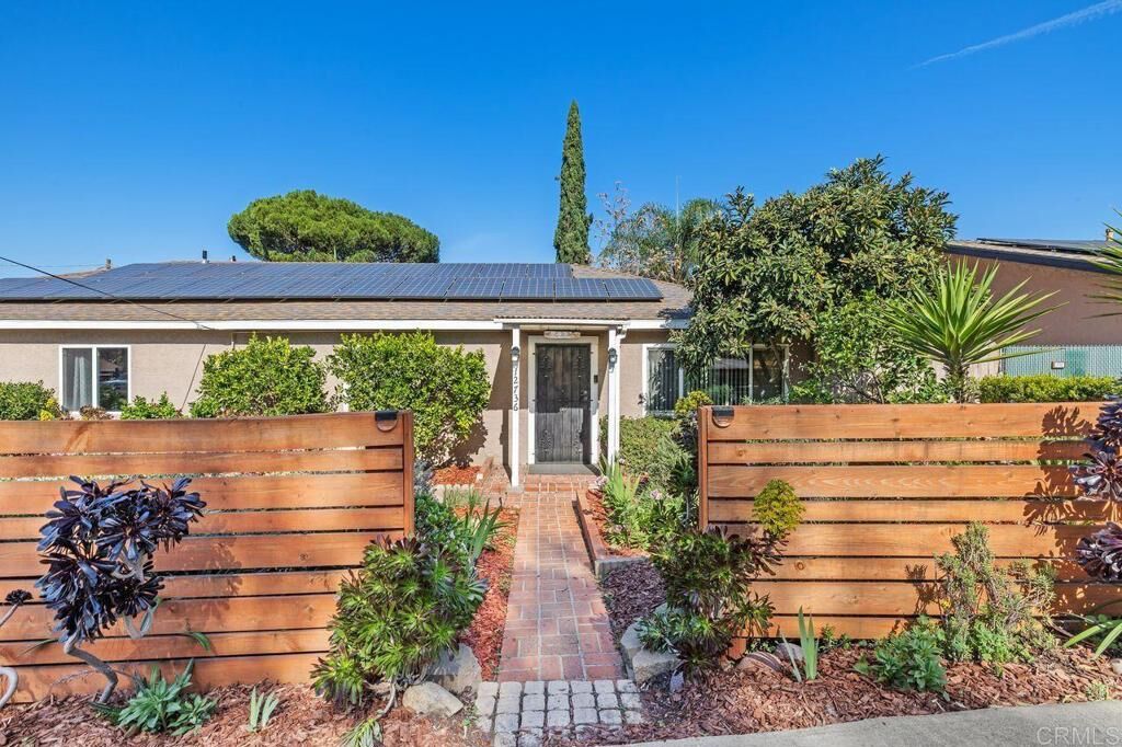 Property Photo:  12736 Castle Court Drive  CA 92040 