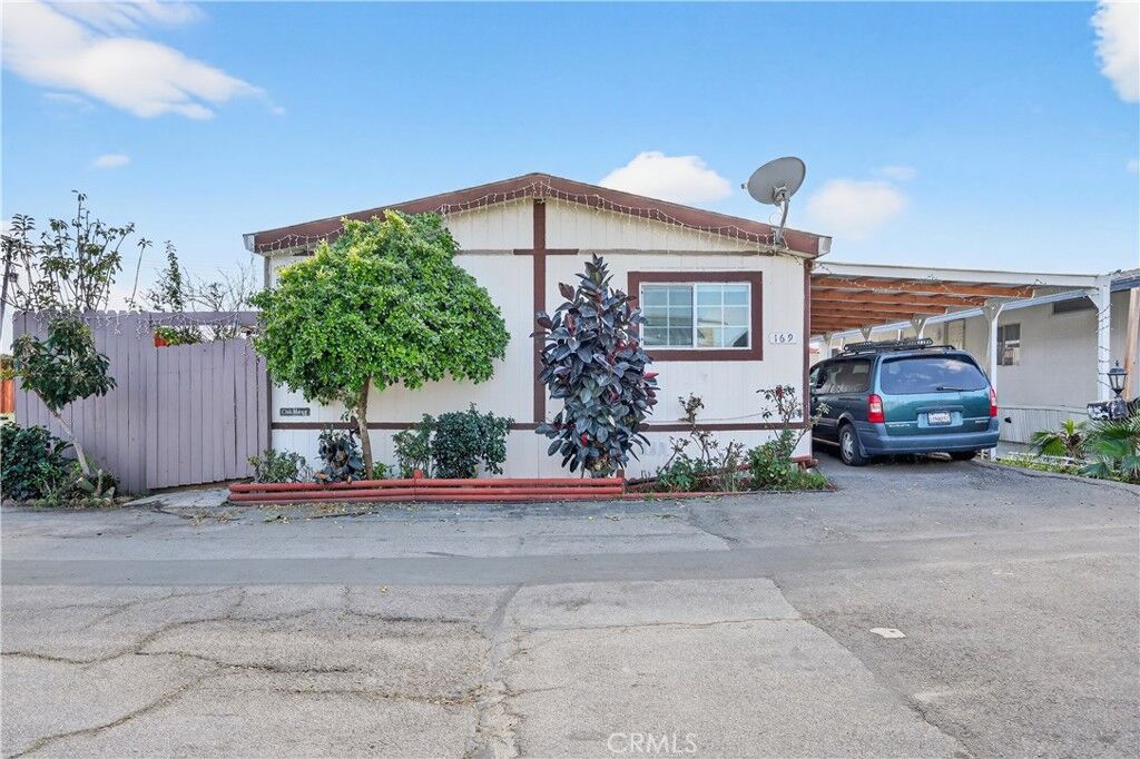 Property Photo: 5450 N Paramount 169 CA 90805