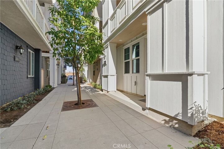 Property Photo:  1040 N Anaheim 1  CA 92801 