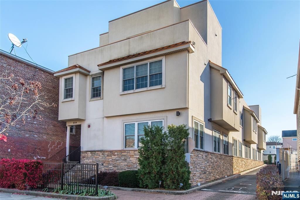 Property Photo:  604 Avenue A 104  NJ 07002 