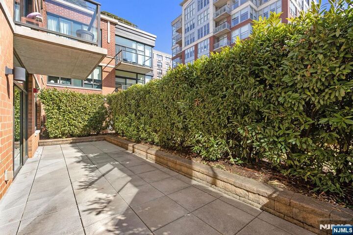 Property Photo:  1100 Maxwell Lane 422  NJ 07030 