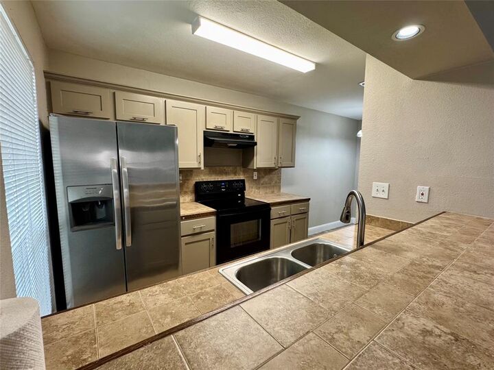 Property Photo:  5981 Arapaho Road 303  TX 75248 