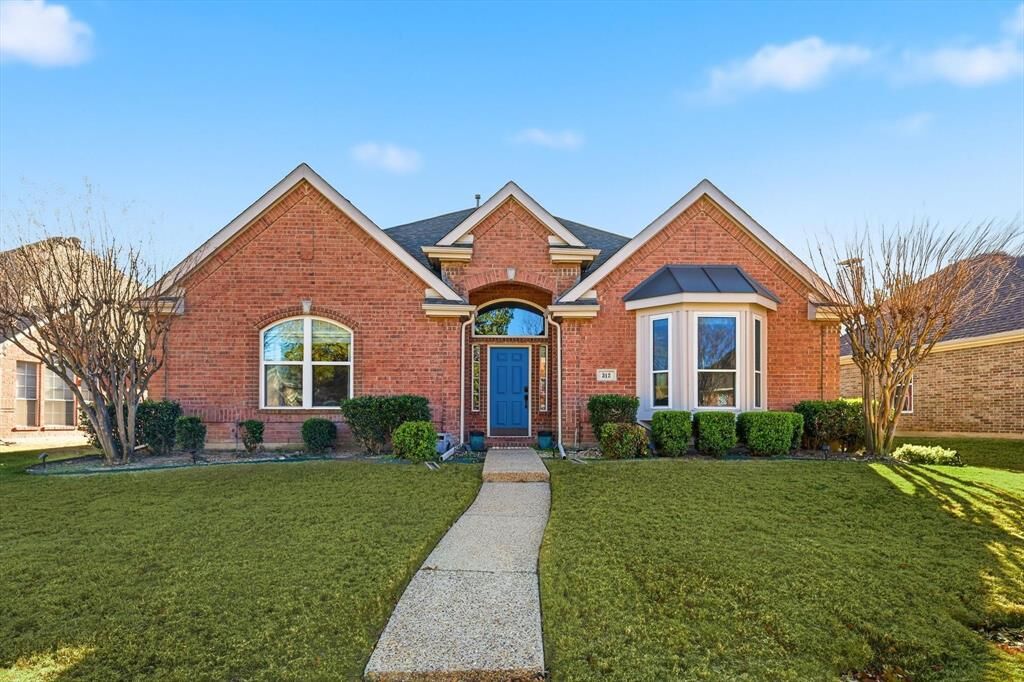 Property Photo:  312 Andre Drive  TX 75063 