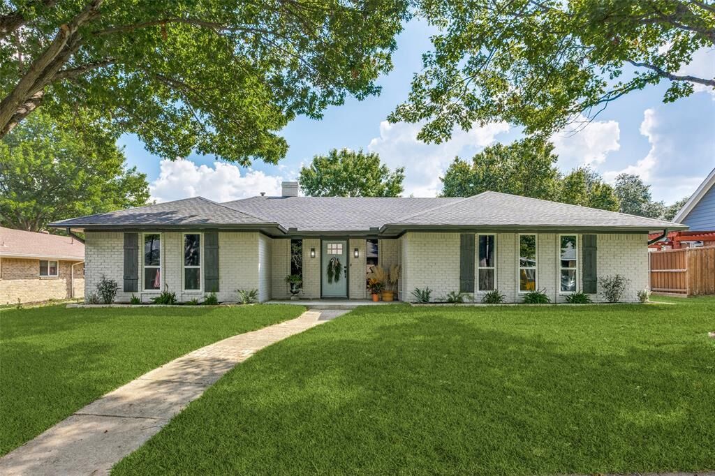 Property Photo:  2700 Mollimar Drive  TX 75075 