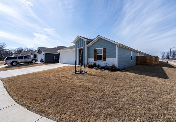 Property Photo:  302 E Seville Street  AR 72761 