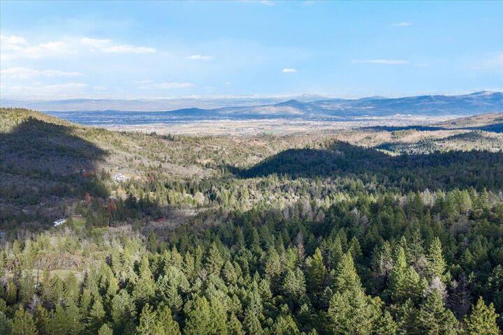 Property Photo:  2727 Wagon Trail Drive  OR 97530 