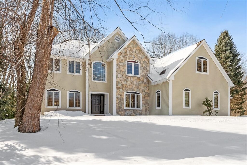 Property Photo:  28 Stirling Street  MA 01810 