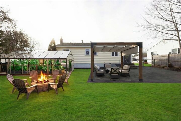 Property Photo:  10 Longmeadow Dr  MA 02571 