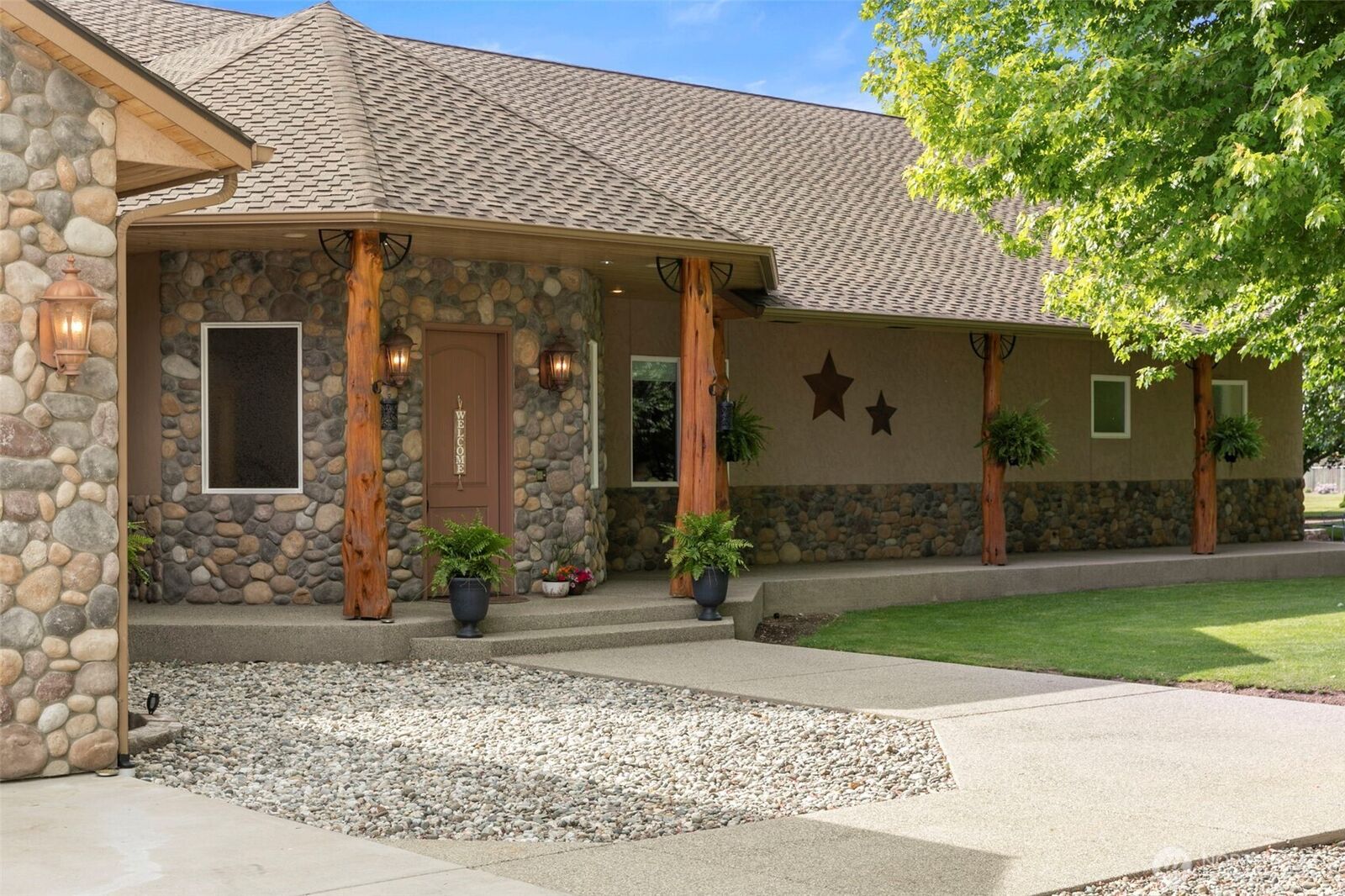 Property Photo:  2720 NW Cascade Avenue  WA 98802 