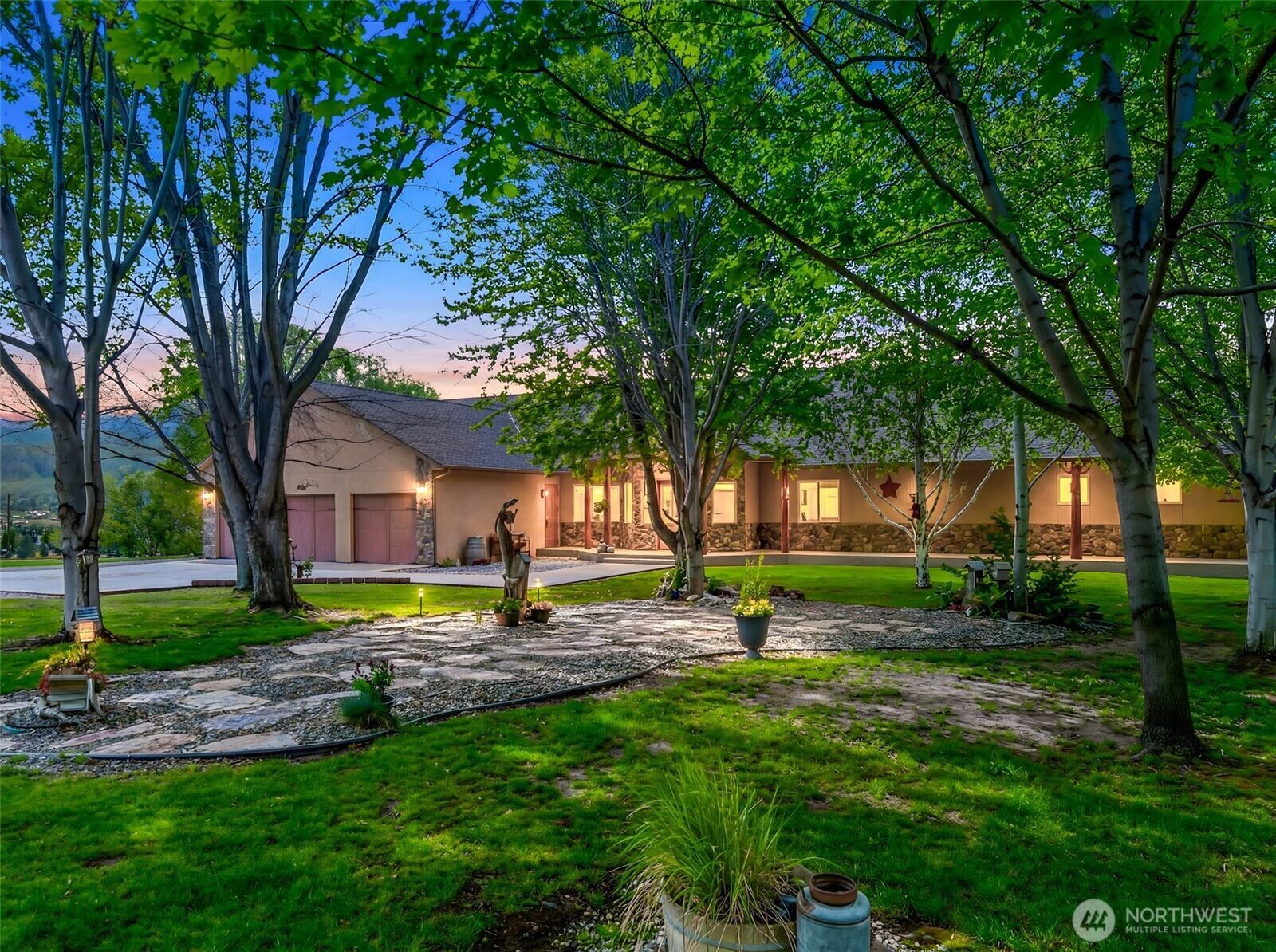 Property Photo: 2720 NW Cascade Avenue WA 98802