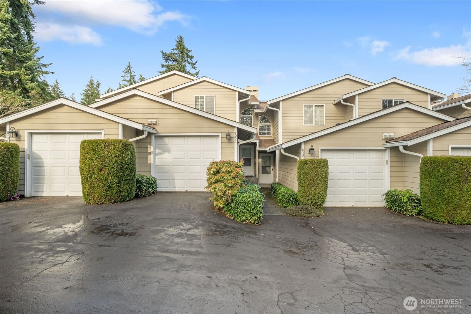 Property Photo: 1051 Madison Avenue N WA 98110