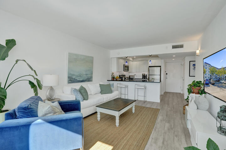 Property Photo:  1000 River Reach Drive 423  FL 33315 