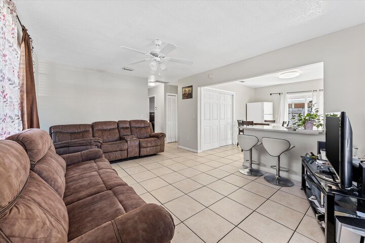 Property Photo:  1012 Green Street  FL 33405 
