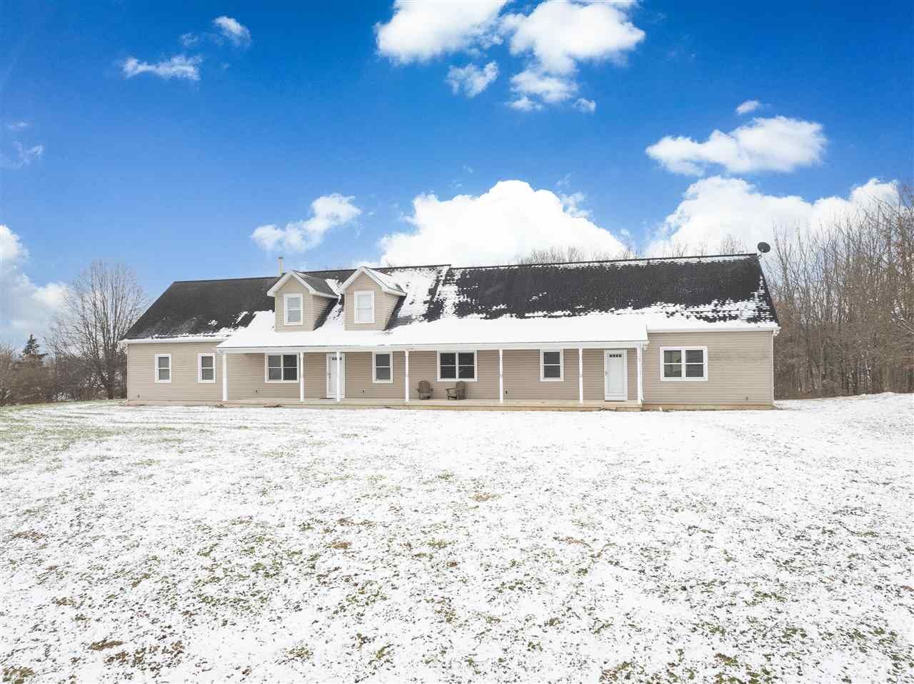 Property Photo:  7840 N Jacksonburg Road  IN 47346 