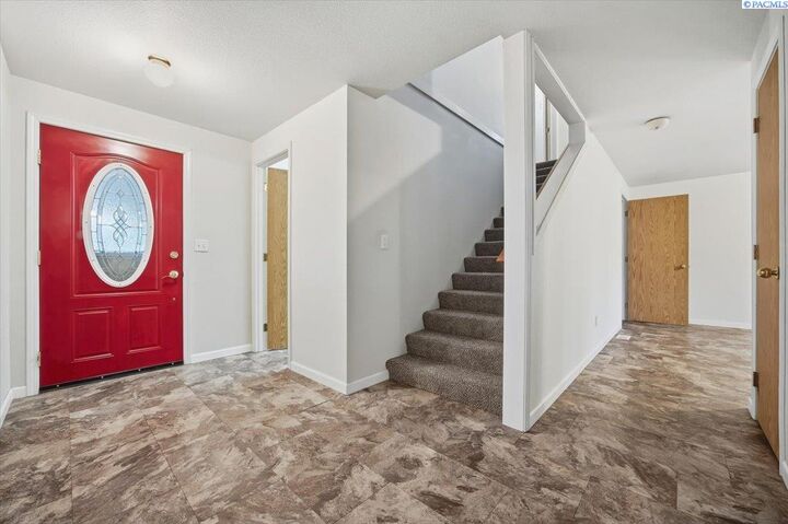 Property Photo: 6012 Fenway Dr WA 99301