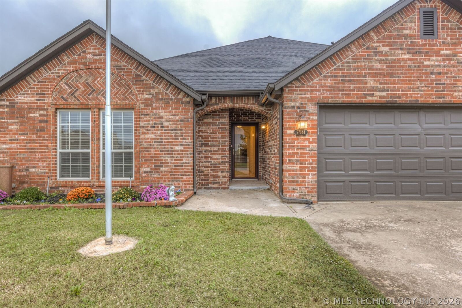 Property Photo: 27644 E 113th Street OK 74429