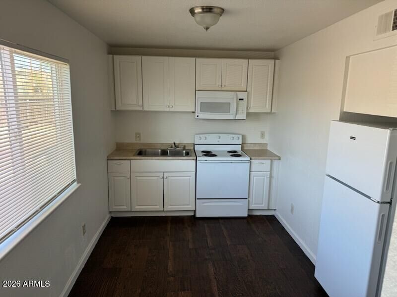 Property Photo:  1319 W Vogel Avenue Apt 3  AZ 85021 