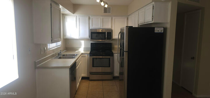 Property Photo:  635 N Arrowhead Drive Apt 1  AZ 85224 