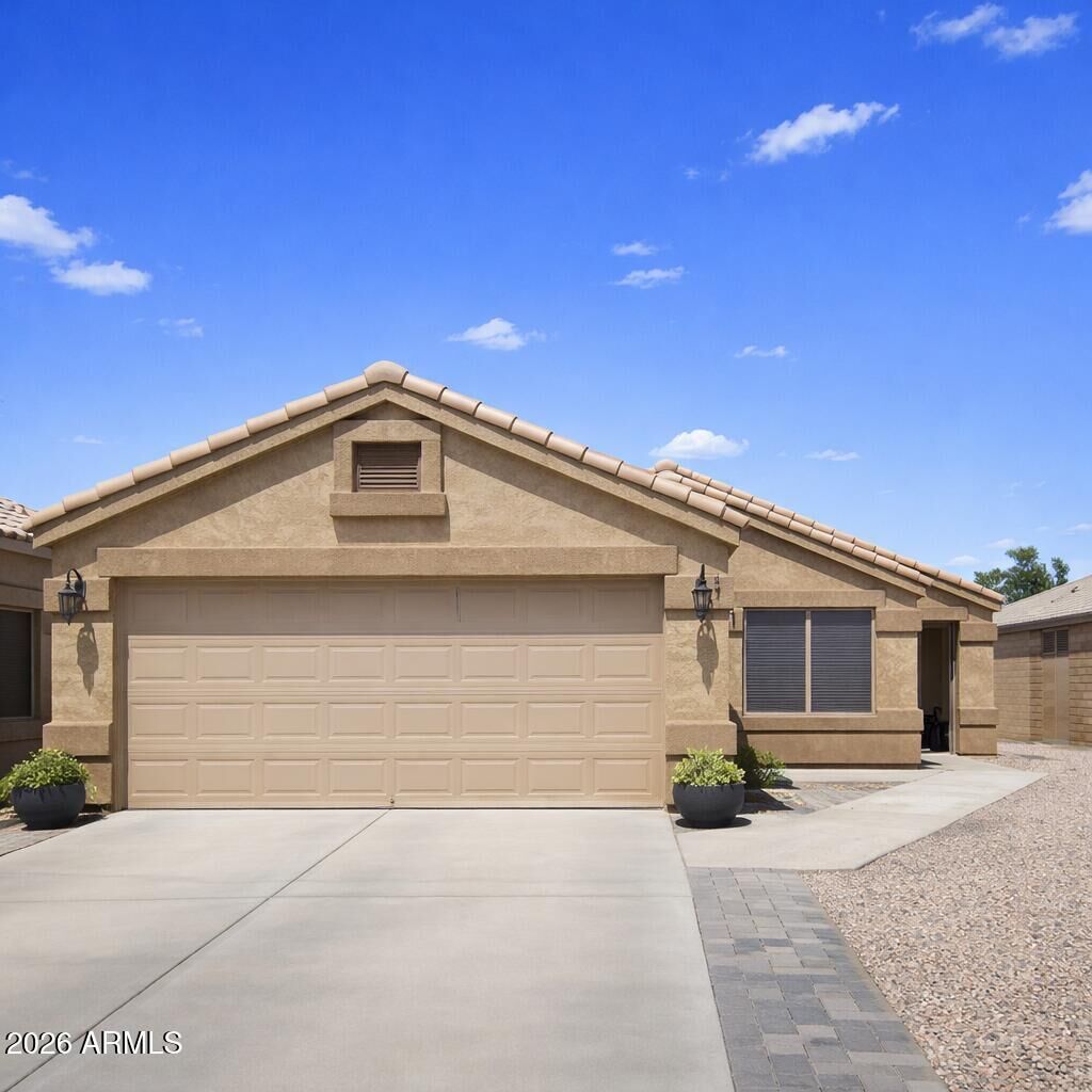 Property Photo:  652 S Bahama Drive  AZ 85296 