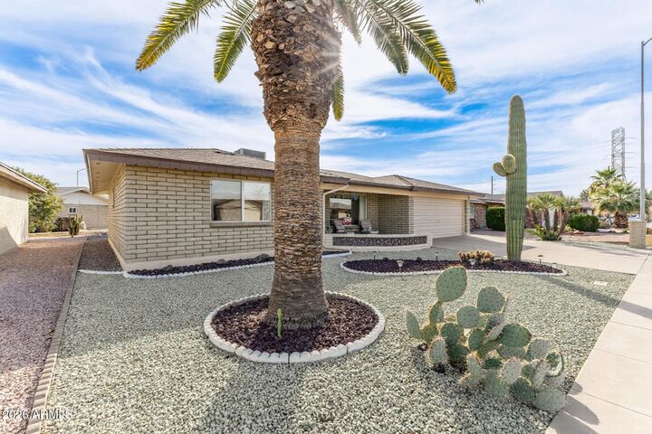 Property Photo: 4045 E Capri Avenue AZ 85206