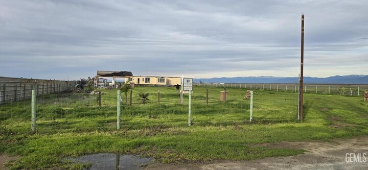 Property Photo:  0 050-091-28  CA 93215 