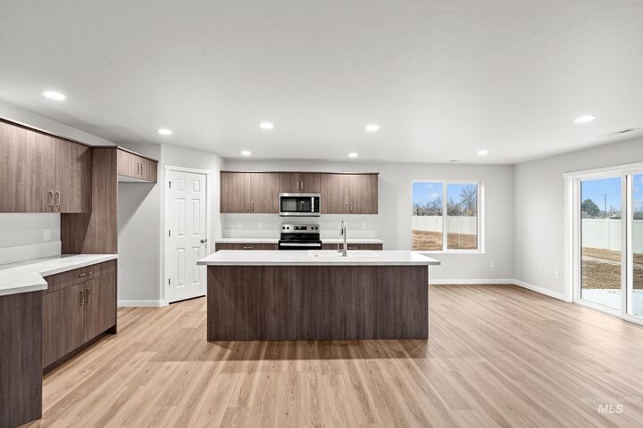 Property Photo: 17226 N Swan Springs Pl ID 83687