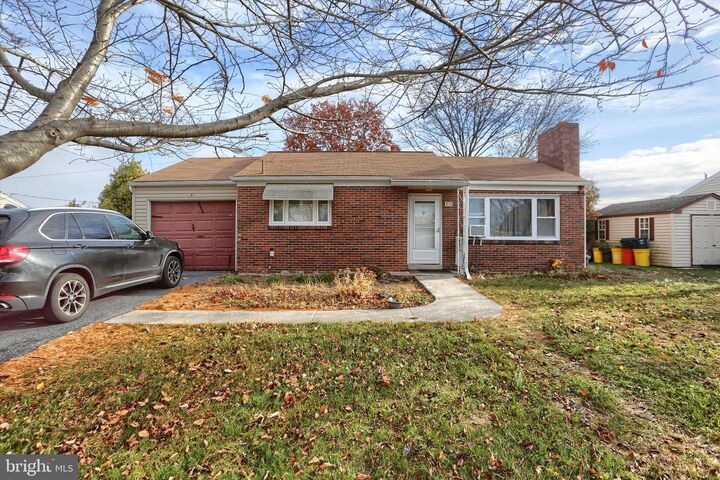 Property Photo:  415 N Progress Avenue  PA 17109 