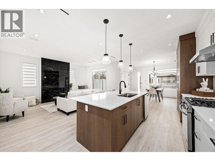 Property Photo: 840 Grenfell Avenue 1 BC V1Y 5J4