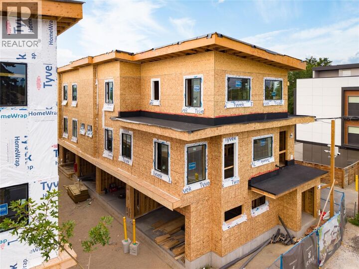 Property Photo: 735 Morrison Avenue 2 BC V1Y 5E5