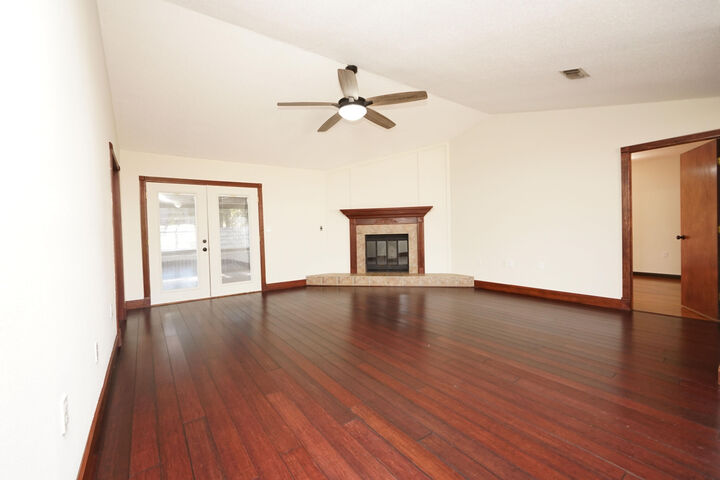 Property Photo:  410 Green Oak Lane  FL 32578 