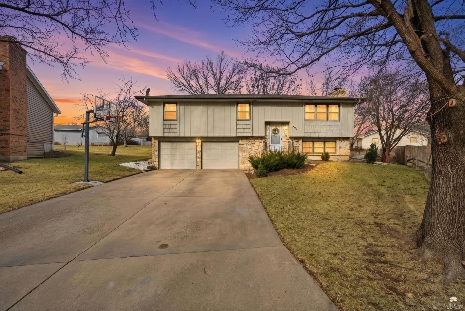 Property Photo:  2121 Fox Meadows  KS 66503 