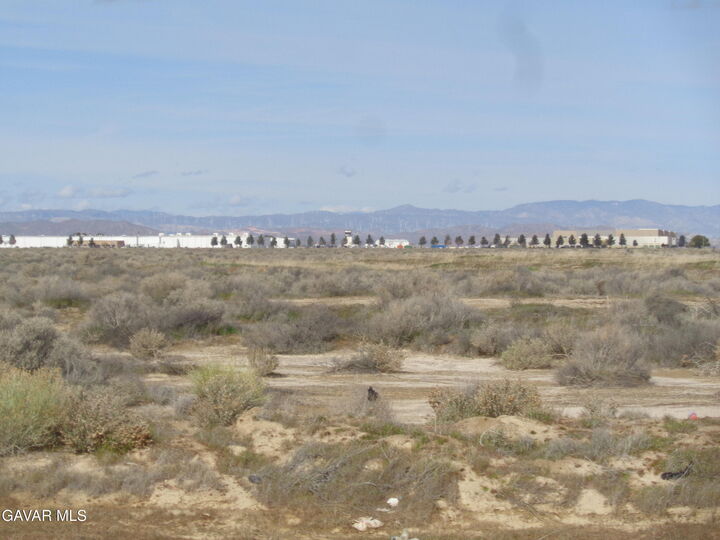 Property Photo:  Ave. H Wes Ave H Vic 45th Stw  CA 93536 