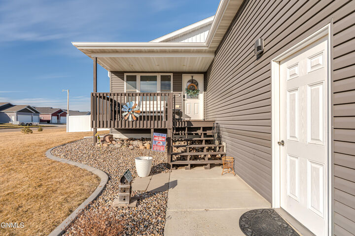 Property Photo:  6830 Dolan Drive  ND 58504 