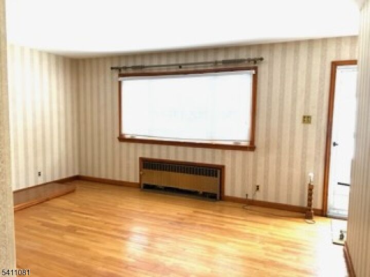 Property Photo:  734 Louise Ct  NJ 07071 