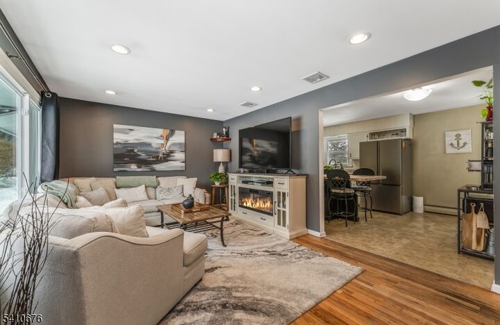 Property Photo:  69 Beavers St  NJ 08829 