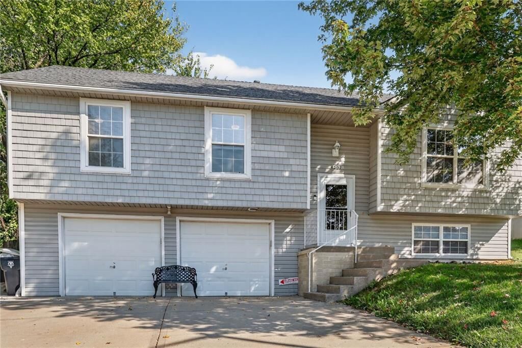 Property Photo:  4507 N Fuller Avenue  MO 64117 