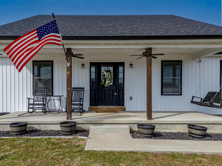 Property Photo:  862 Peasticks Road  KY 40360 