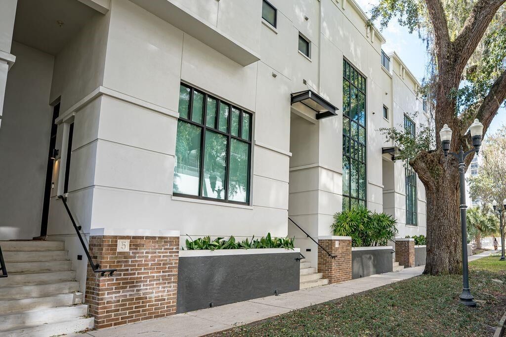 Property Photo: 460 E Jackson Street 2 FL 32801