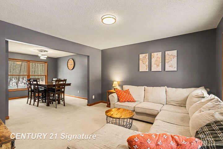 Property Photo:  909 S Pinecroft Street  MI 48640 