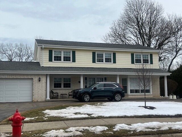 Property Photo:  2700 Crabtree Lane  IL 60062 