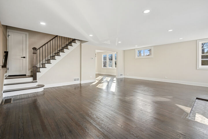 Property Photo:  929 Prairie Avenue  IL 60068 