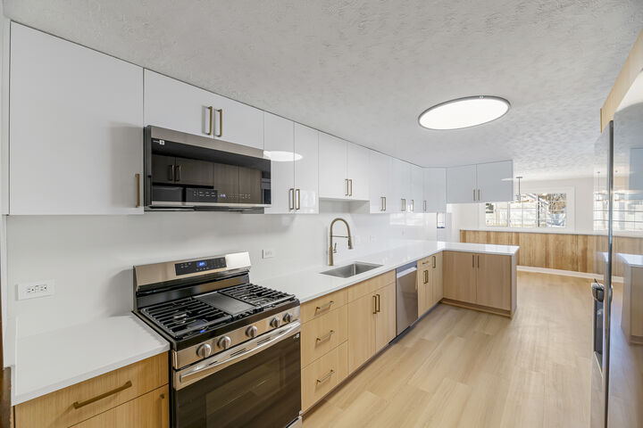 Property Photo:  20836 N Catalpa Street  IL 60015 